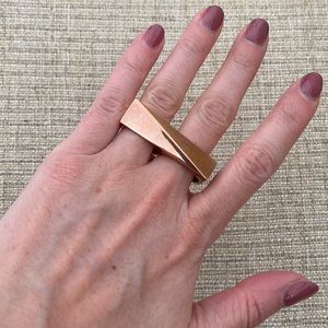 Double finger rose gold ring